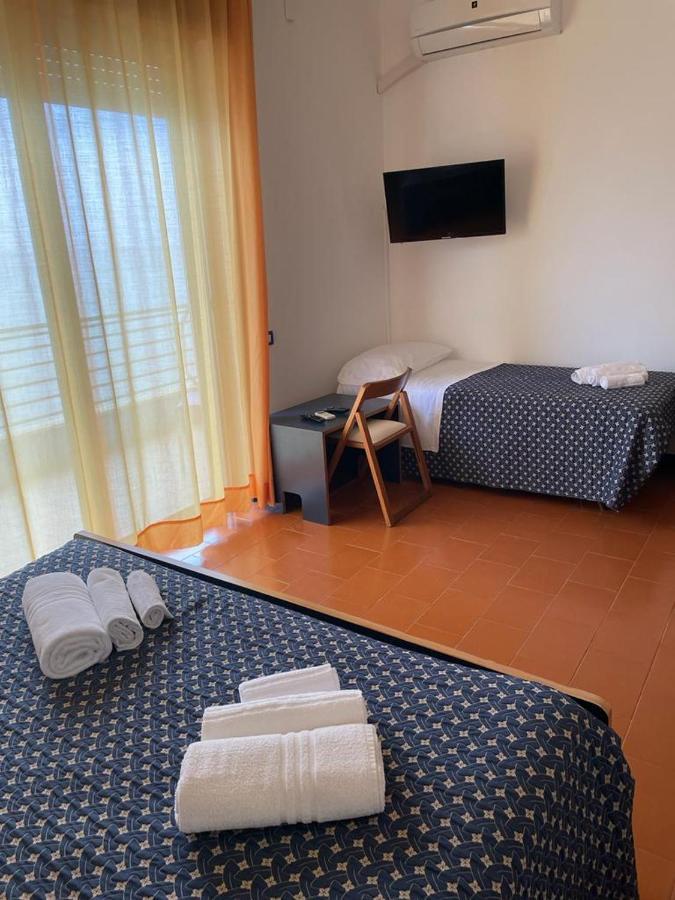 Capo Nettuno Hotel Capo dʼOrlando Exterior foto