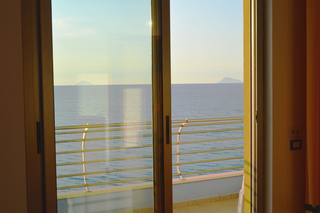 Capo Nettuno Hotel Capo dʼOrlando Exterior foto